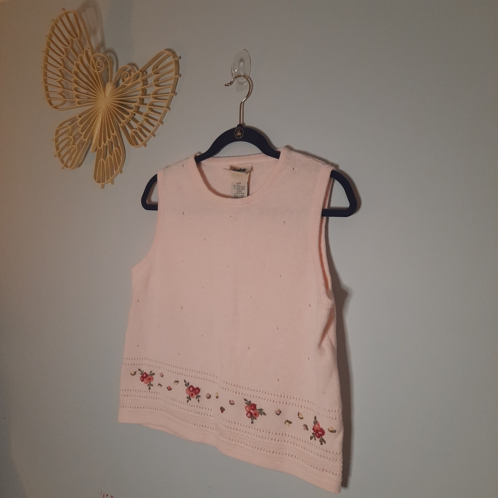 VINTAGE Soft Pink Floral Embroidered Knit Tank, Cottagecore, Grandmacore, Medium - Picture 2 of 5